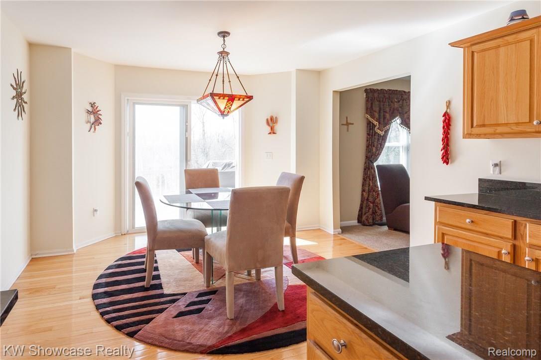 4324 Ridge Court Pinckney, MI 48169 - Photo 11 of 39 CE573CBF-A821-46DB-8482-E8E3236D9AC4.jpeg