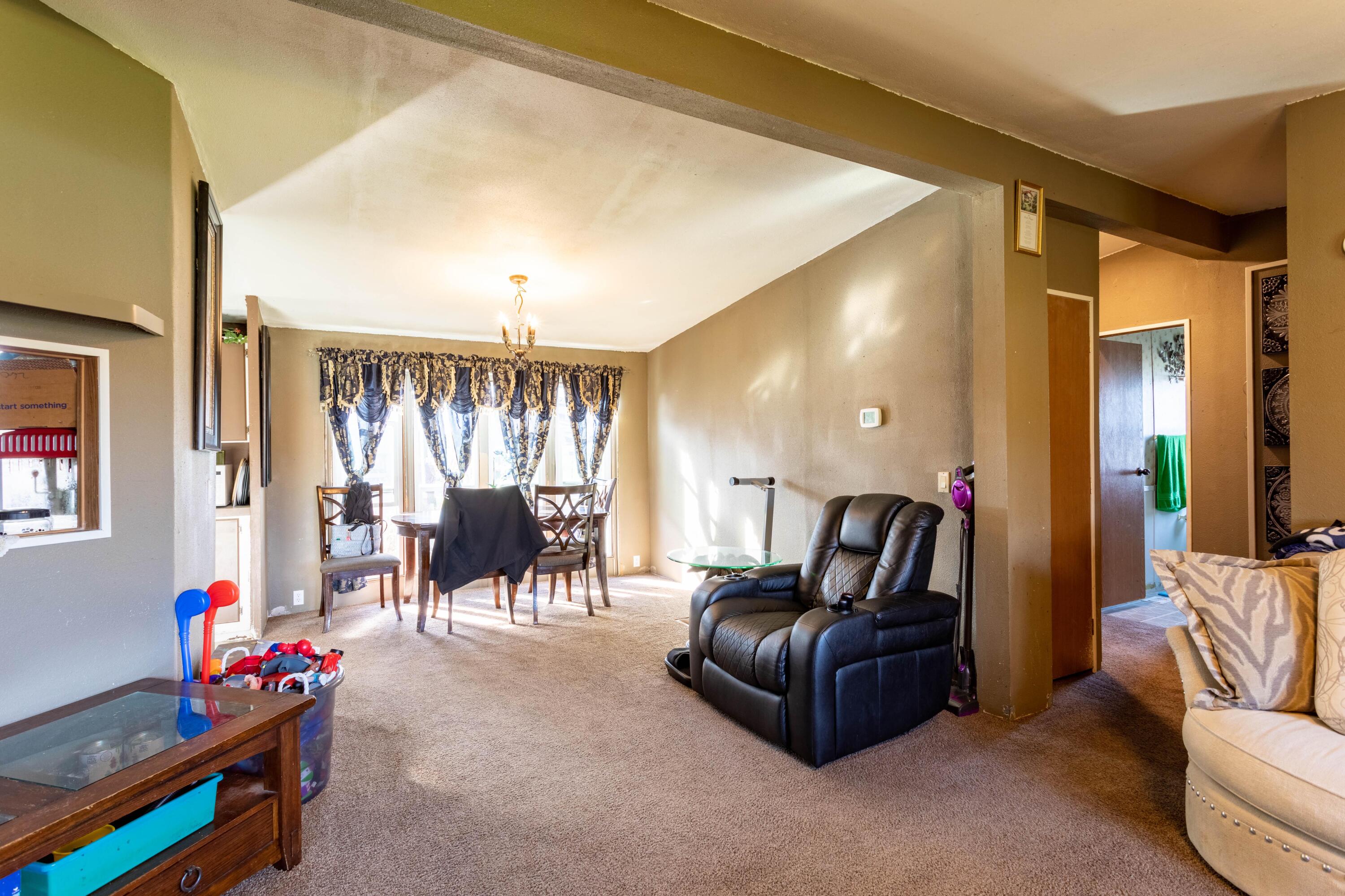2528 East Antelope Road Eagle Point, OR 97524 - Photo 4 of 21 5