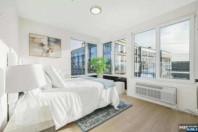 $2,399 | 1 Mallory Avenue, Unit 405, Jersey City, NJ 07305