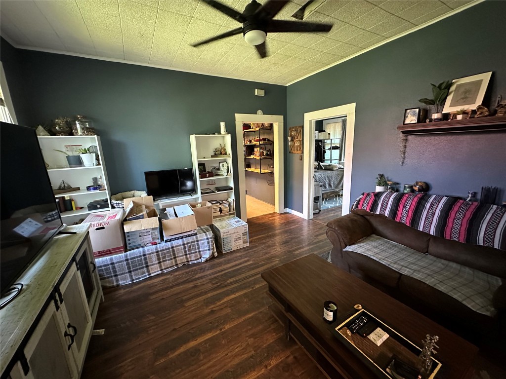 620 North 5th Street Silsbee, TX 77656 - Photo 17 of 33 a living room with furniture and a window