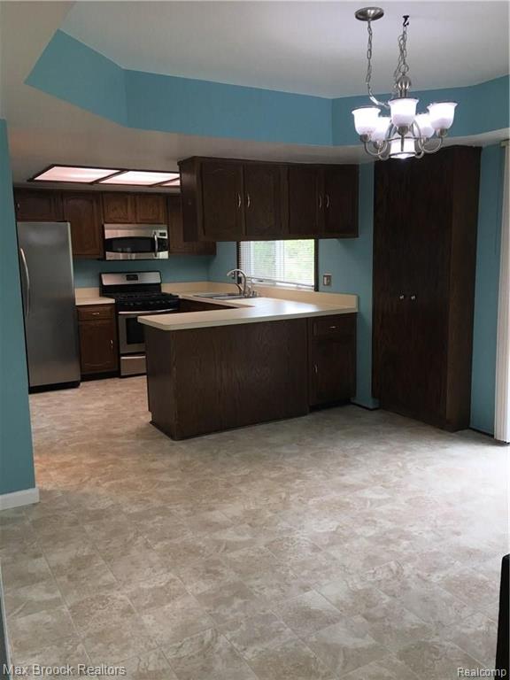 35906 Smithfield Road Farmington, MI 48335 - Photo 20 of 38