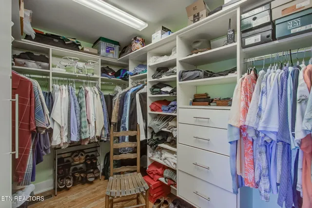 $850,000 | 433 Water View Drive, Rockwood, TN 37854