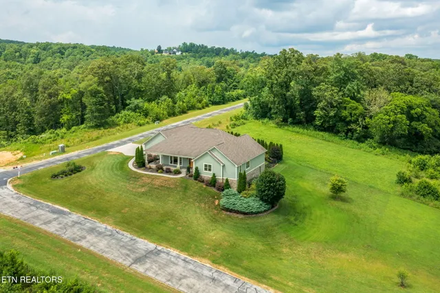 $850,000 | 433 Water View Drive, Rockwood, TN 37854