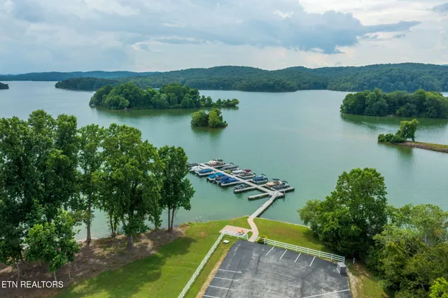 $850,000 | 433 Water View Drive, Rockwood, TN 37854
