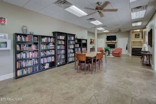 $850,000 | 433 Water View Drive, Rockwood, TN 37854