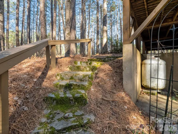 $498,000 | 907 Hidden Lake Parkway, Nebo, NC 28761