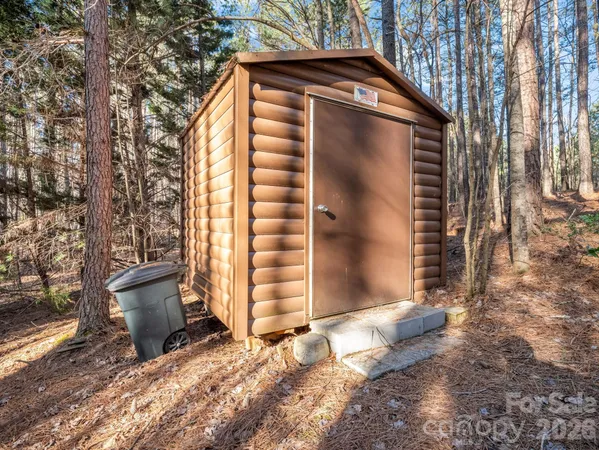 $498,000 | 907 Hidden Lake Parkway, Nebo, NC 28761