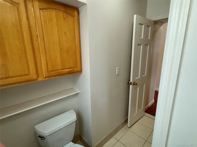 a bathroom with a toilet