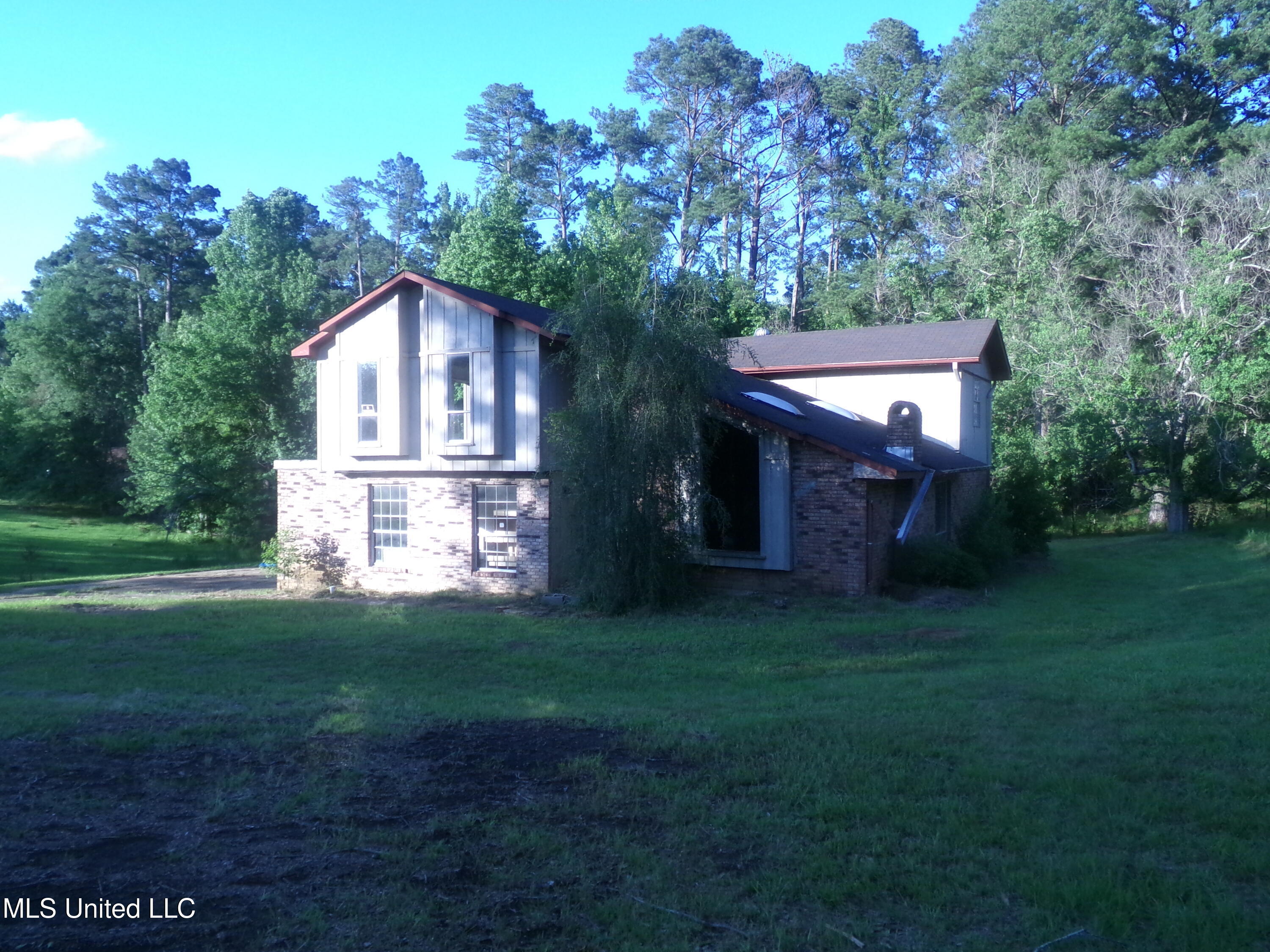 4976 Forest Hill Road Byram, MS 39272 - Photo 3 of 6 100_5936
