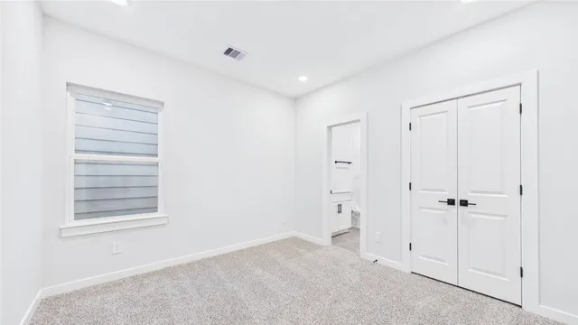 $335,000 | 5030 Creekmont Drive, Houston, TX 77091