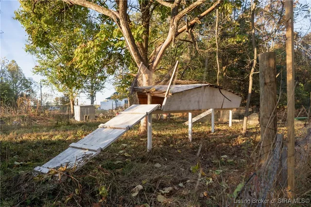 $250,000 | 6916 North Pumpkin Center East Road, Scottsburg, IN 47170