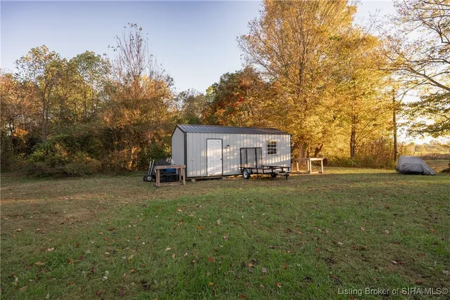 $250,000 | 6916 North Pumpkin Center East Road, Scottsburg, IN 47170