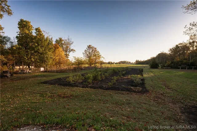 $250,000 | 6916 North Pumpkin Center East Road, Scottsburg, IN 47170