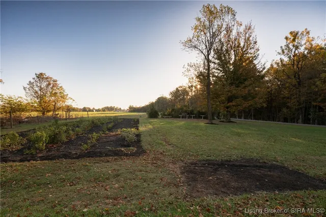 $250,000 | 6916 North Pumpkin Center East Road, Scottsburg, IN 47170