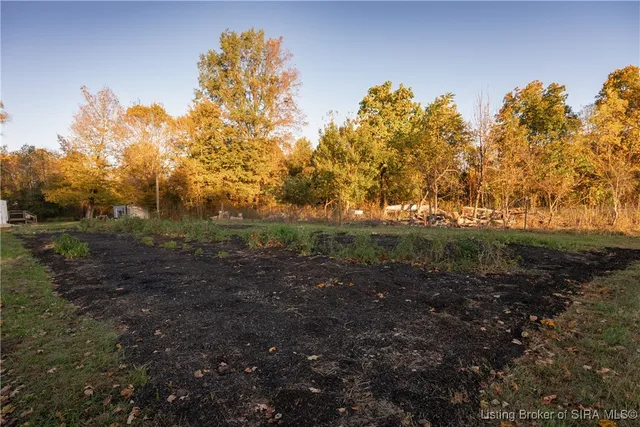 $250,000 | 6916 North Pumpkin Center East Road, Scottsburg, IN 47170