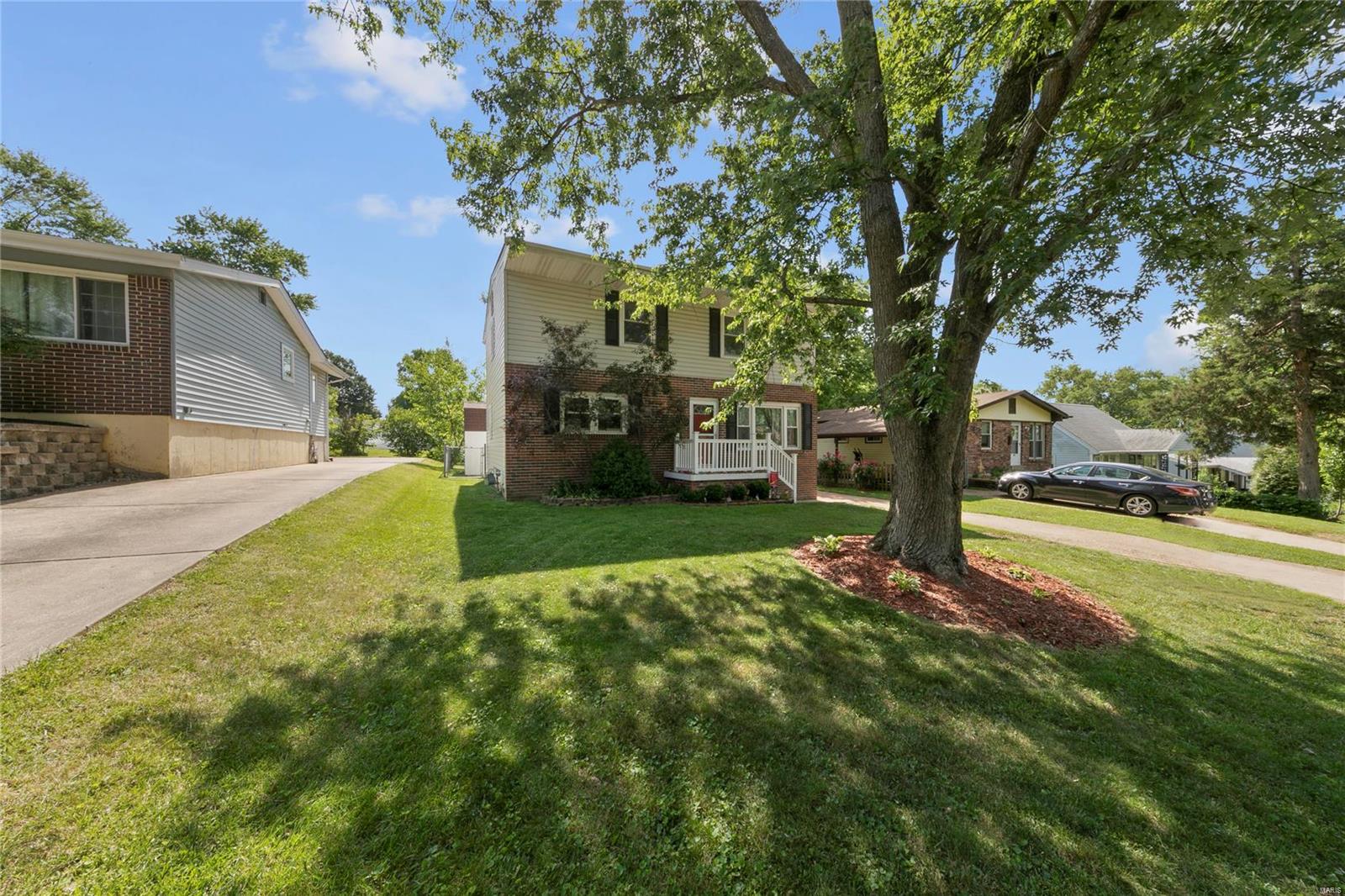 432 Rosedale Terrace Ballwin, MO 63021 - Photo 2 of 21 Gallery Image 2
