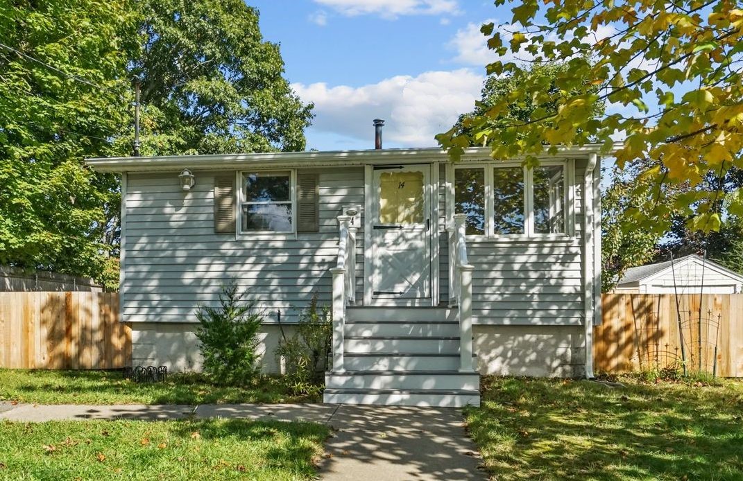14 Vista Road Warwick, RI 02888 - Photo 1 of 30 Gallery Image 1