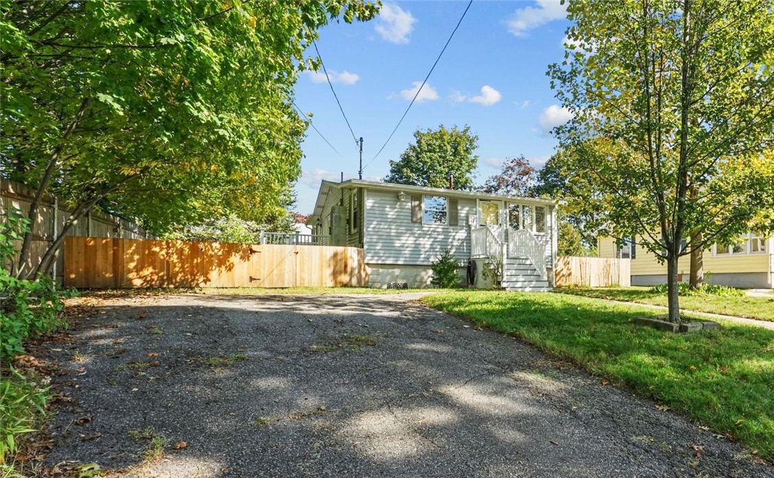 14 Vista Road Warwick, RI 02888 - Photo 2 of 30 Gallery Image 2