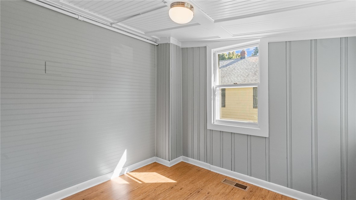 14 Vista Road Warwick, RI 02888 - Photo 5 of 30 Gallery Image 5