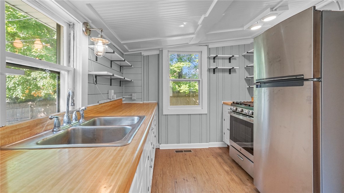 14 Vista Road Warwick, RI 02888 - Photo 7 of 30 Gallery Image 7