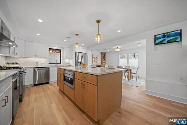 $999,000 | 4-10 Morlot Avenue, Fair Lawn, NJ 07410