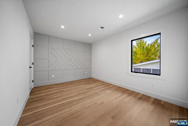 $999,000 | 4-10 Morlot Avenue, Fair Lawn, NJ 07410