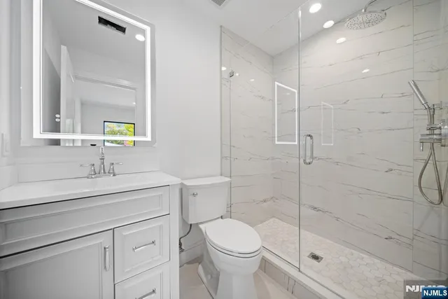 $999,000 | 4-10 Morlot Avenue, Fair Lawn, NJ 07410