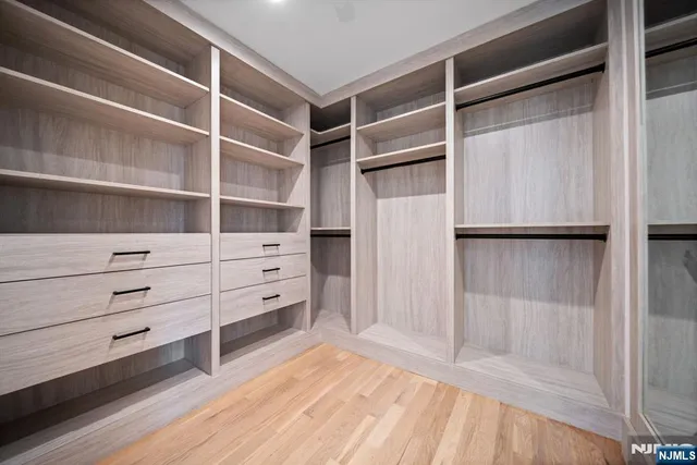 $999,000 | 4-10 Morlot Avenue, Fair Lawn, NJ 07410