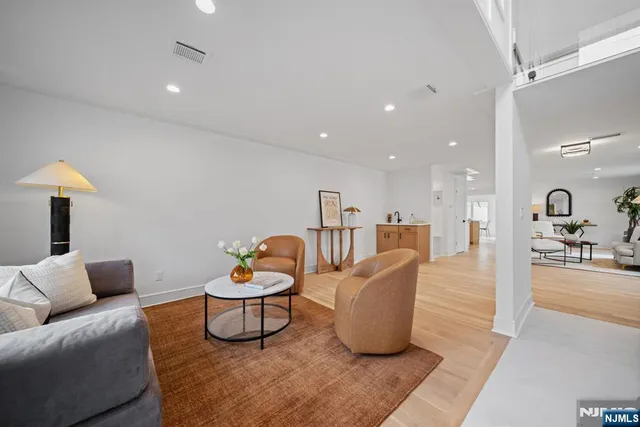 $999,000 | 4-10 Morlot Avenue, Fair Lawn, NJ 07410