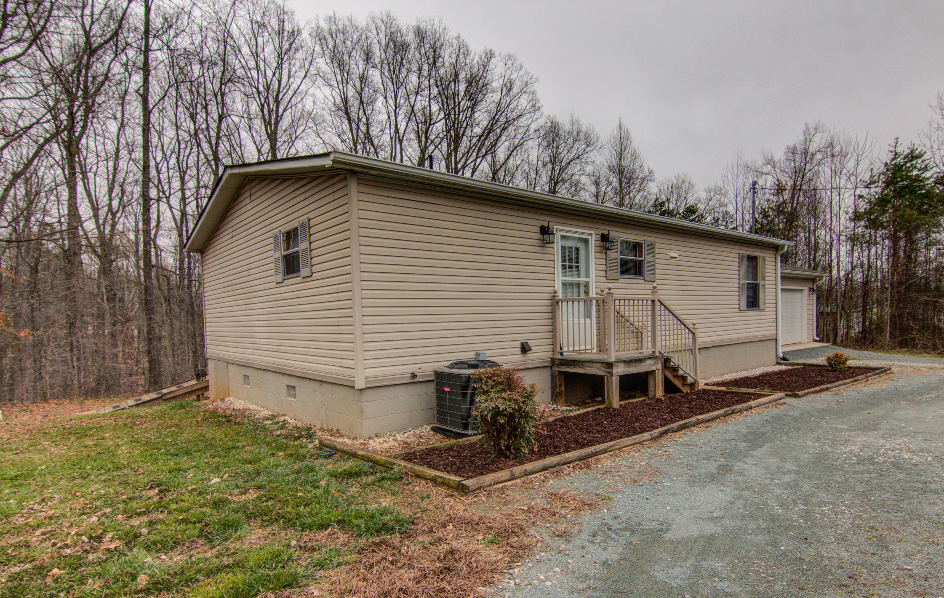 93 Becky's Mill Road Moneta, VA 24121 - Photo 22 of 24 IMG_3025_6_7_8_9