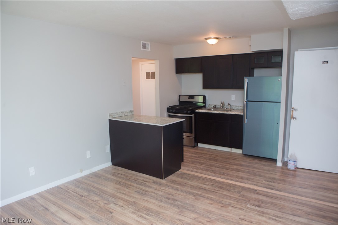 14918 Milverton Road, Unit 104 Cleveland, OH 44120 - Photo 11 of 12