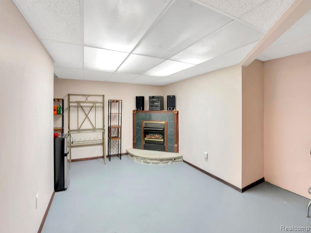 21222 Meridian Road Grosse Ile, MI 48138 - Photo 25 of 33 Gallery Image 25