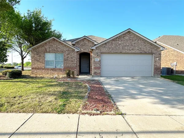 $2,300 | 8110 Toltec Court, Arlington, TX 76002