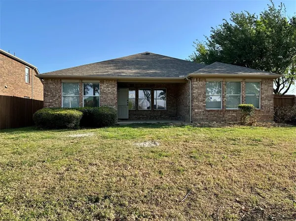 $2,300 | 8110 Toltec Court, Arlington, TX 76002