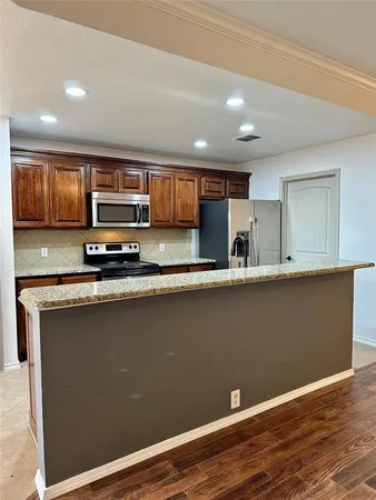 $2,300 | 8110 Toltec Court, Arlington, TX 76002