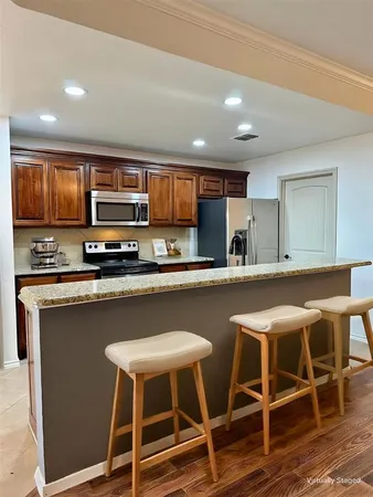 $2,300 | 8110 Toltec Court, Arlington, TX 76002