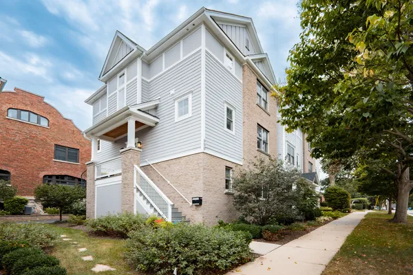 $715,000 | 550 Ohio Avenue, Unit 550, St. Charles, IL 60174
