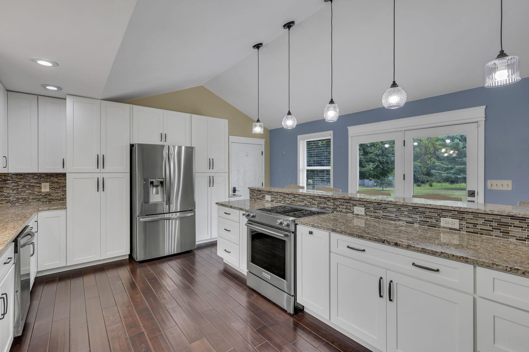 534 Coonpath Road Northeast Lancaster, OH 43130 - Photo 19 of 63 All stainless appliances