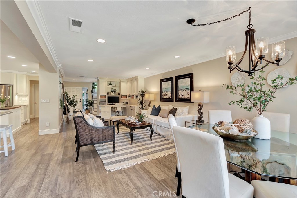 507 Cancha Newport Beach, CA 92660 - Photo 7 of 39 a living room with furniture