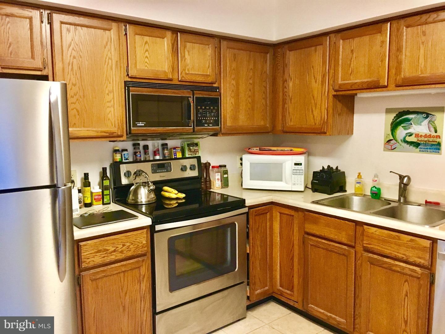 152 Valley Stream Lane Wayne, PA 19087 - Photo 3 of 23 Kitchen