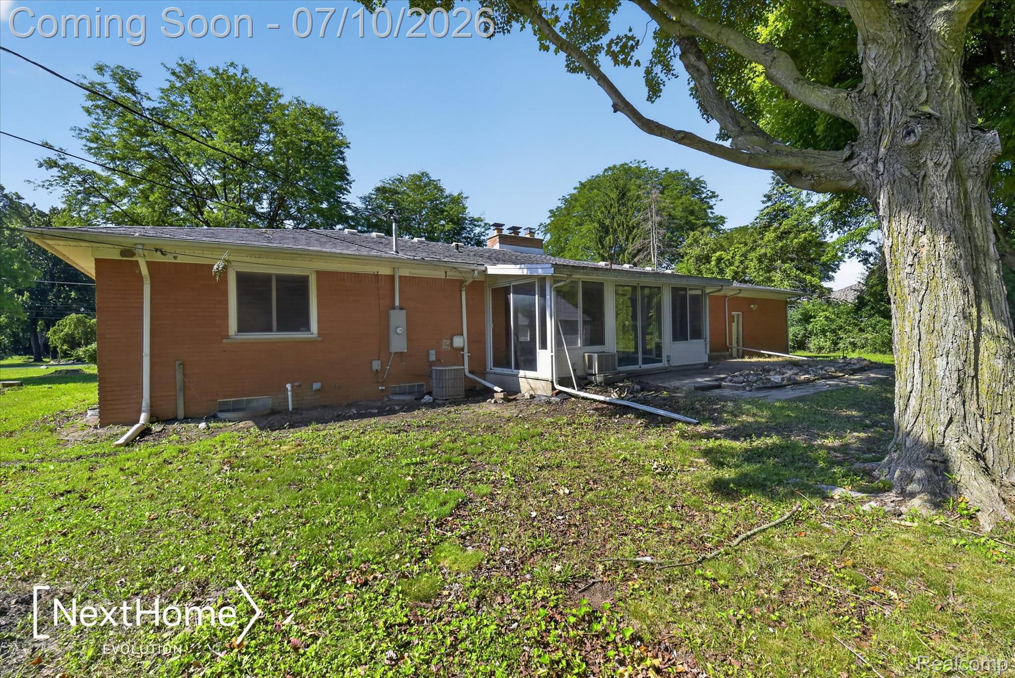 33950 Ecorse Road Romulus, MI 48174 - Photo 28 of 39 32-32-33950-Encore-Ct-Scio-Township-WindowStill.jpg