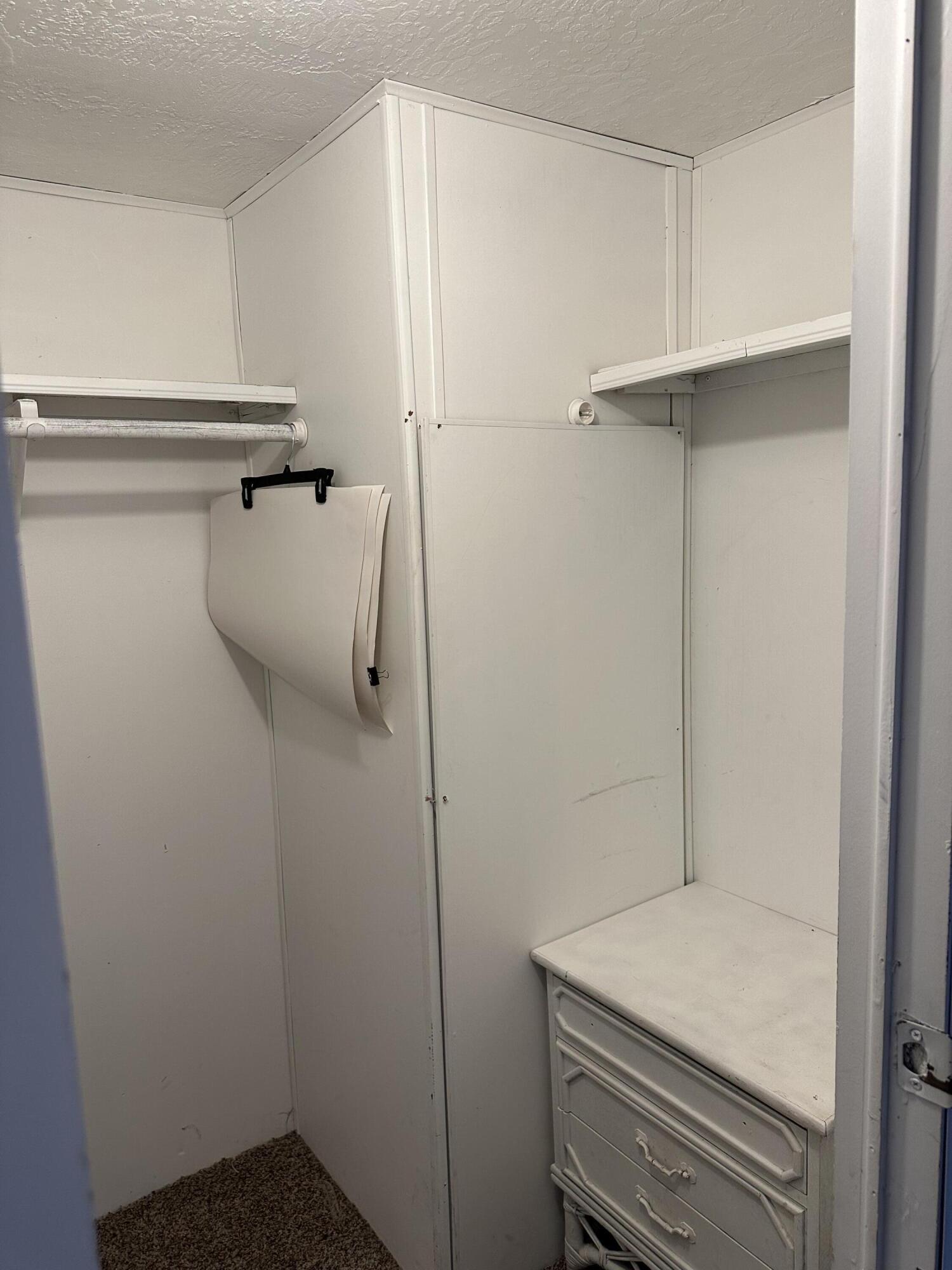 60901 Brosterhous Road, Unit 743 Bend, OR 97702 - Photo 20 of 24 PRIMARY CLOSET