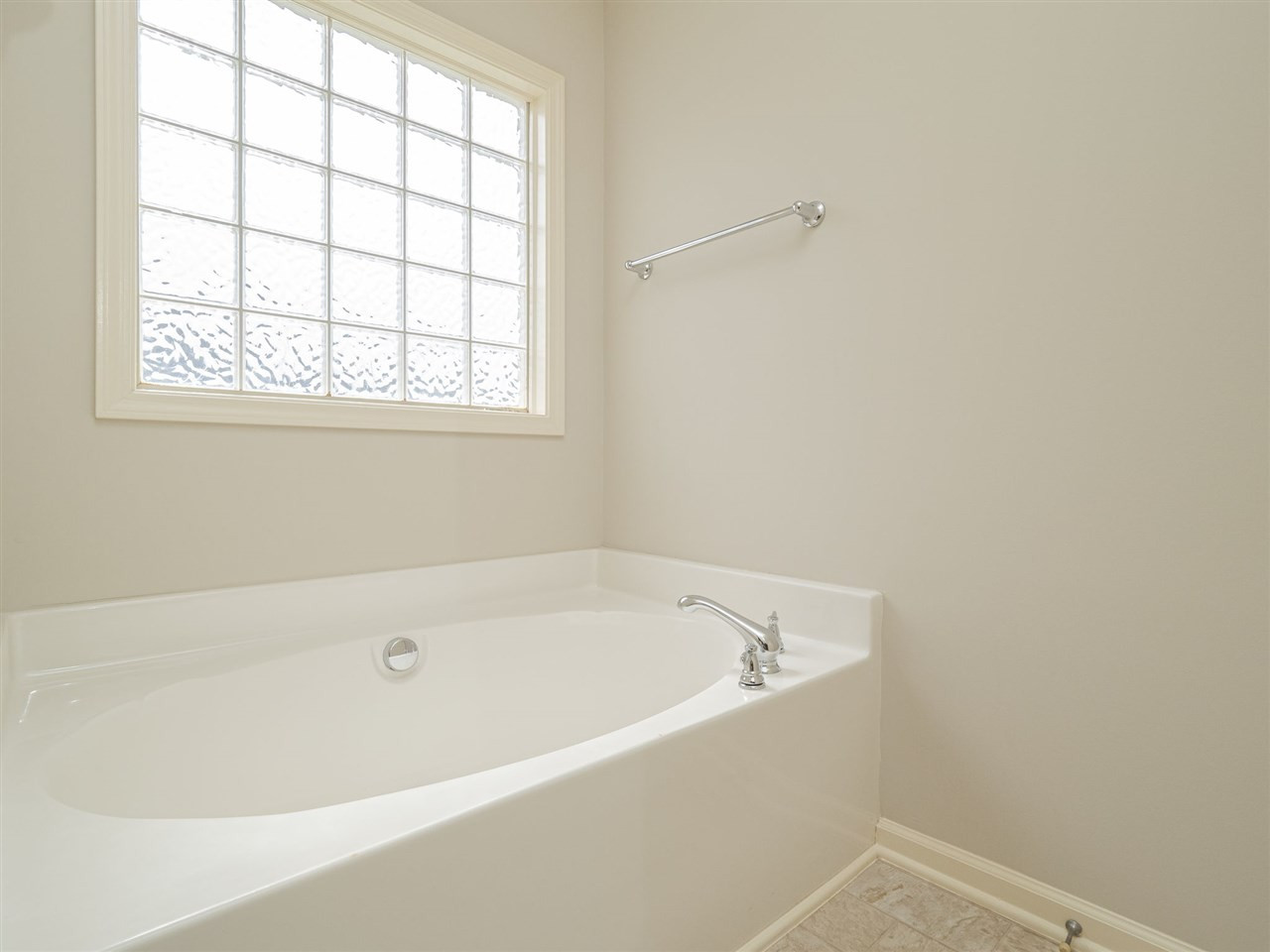 3808 Amandcroft Way Raleigh, NC 27616 - Photo 20 of 28 Master Suite Garden Tub