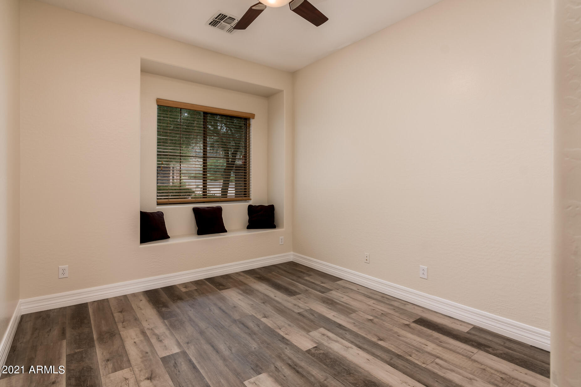 1820 West Summerside Road Phoenix, AZ 85041 - Photo 27 of 76 1820 W Summerside Rd - MLS-47