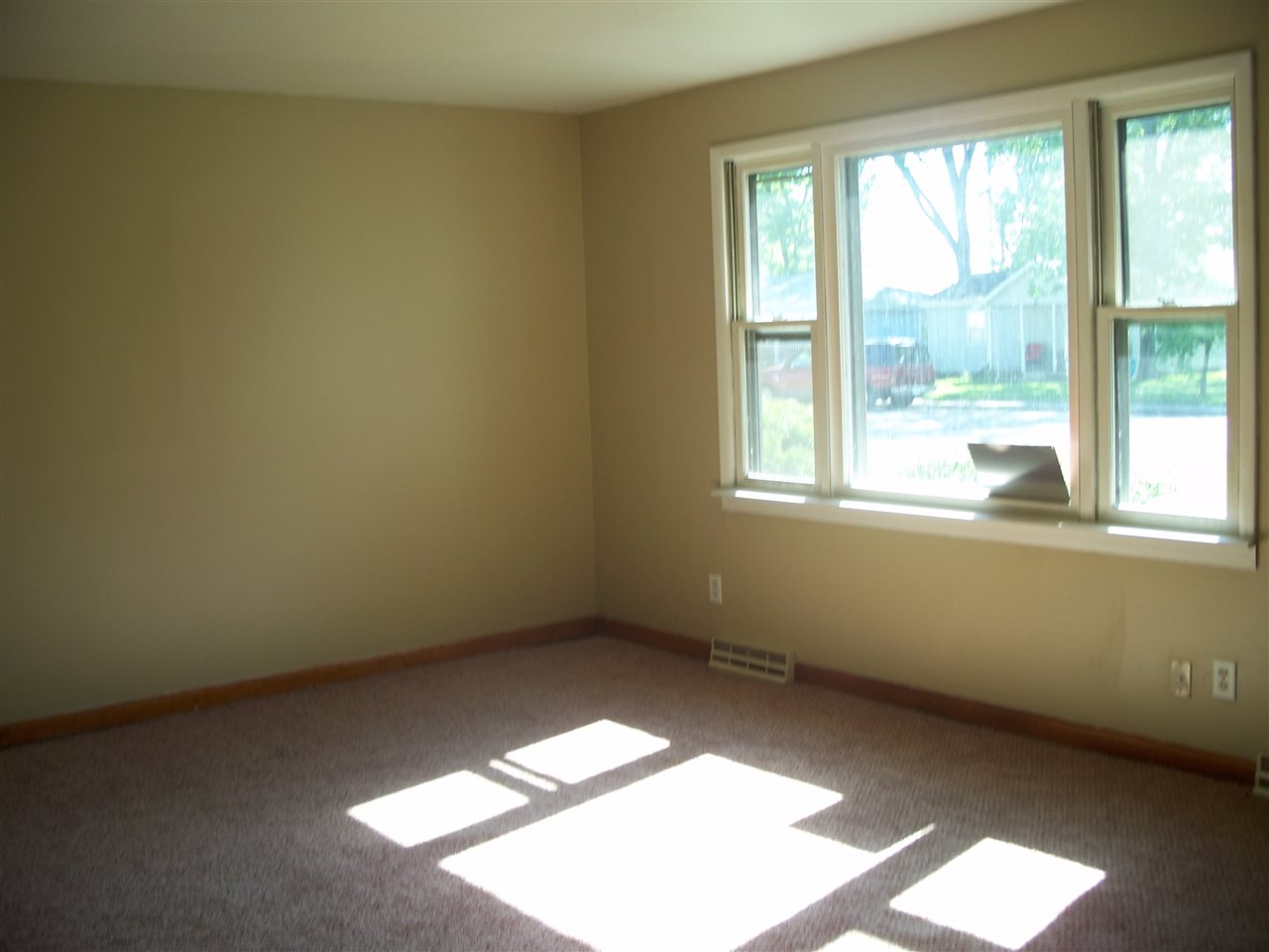 740 North 11th Street Decatur, IN 46733 - Photo 5 of 15