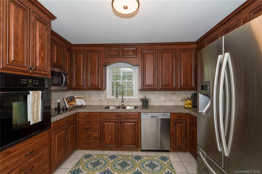 638 Sandridge Road Charlotte, NC 28210 - Photo 7 of 24 Gallery Image 7