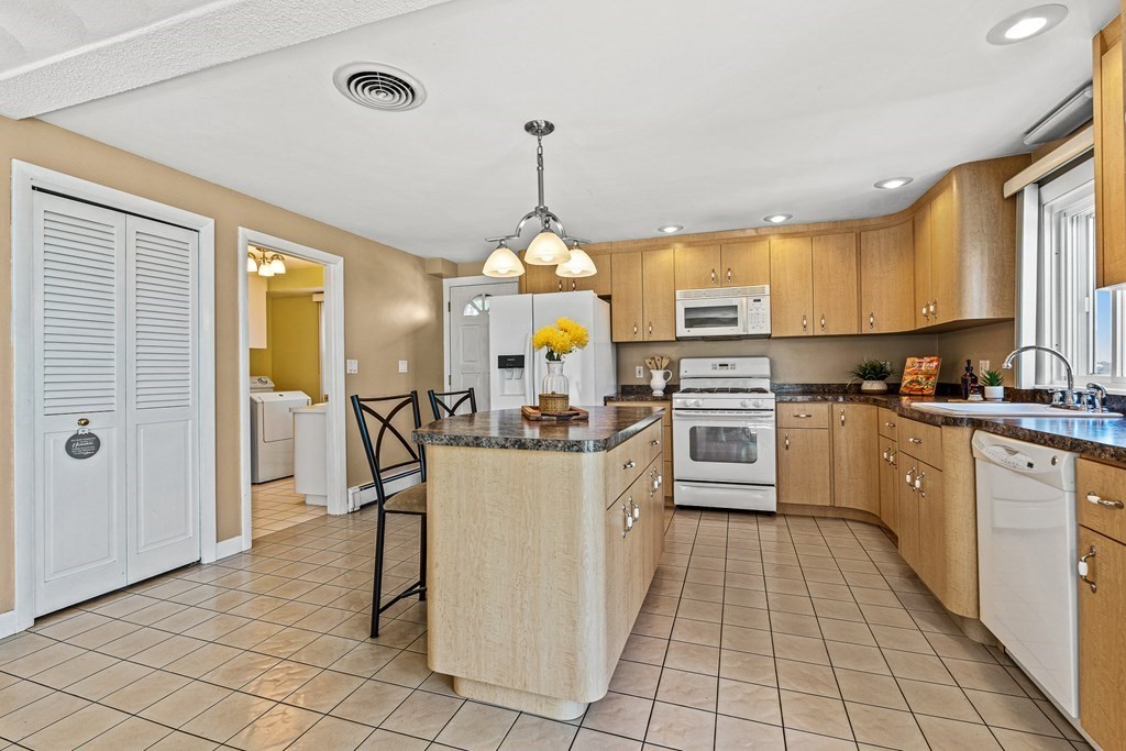 35 Beachview Road Boston, MA 02128 - Photo 3 of 33 Gallery Image 3