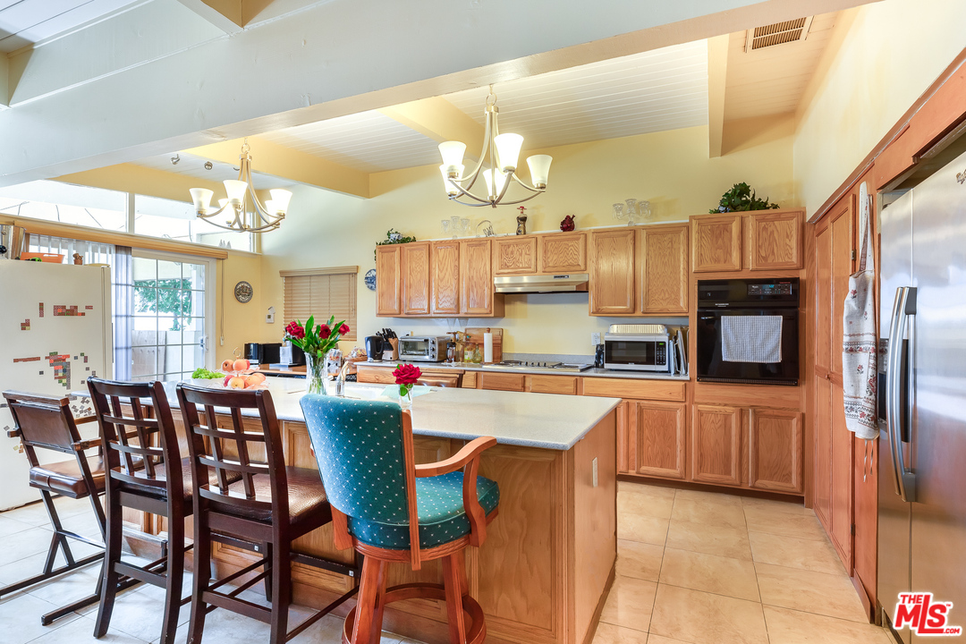 3751 Scadlock Lane Sherman Oaks, CA 91403 - Photo 14 of 29