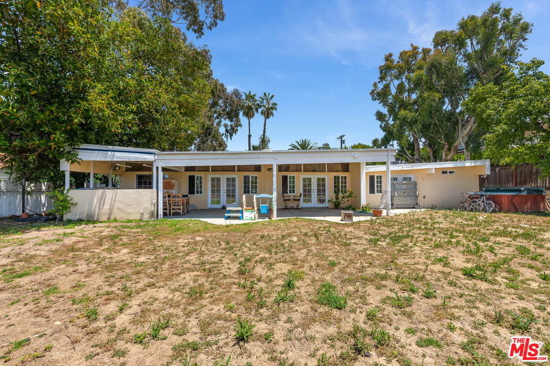 3751 Scadlock Lane Sherman Oaks, CA 91403 - Photo 24 of 29