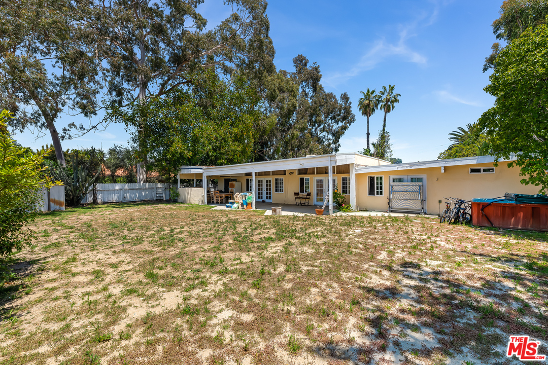 3751 Scadlock Lane Sherman Oaks, CA 91403 - Photo 25 of 29